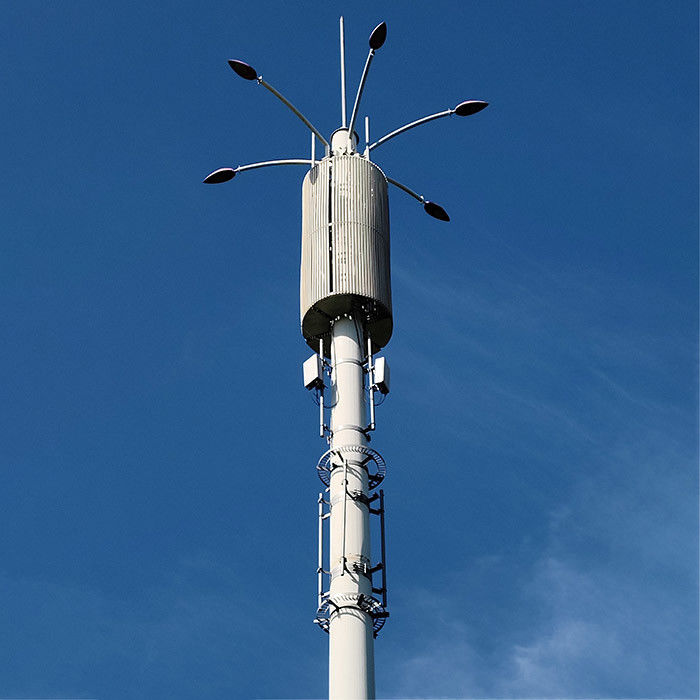 Telecommunicatiepost met ladder en platform voor hoogsterke laaggelegeerde structuurplaten