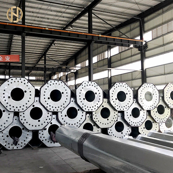 Laag Voltage 11.5M Galvanized Steel Pole Q420B Materia