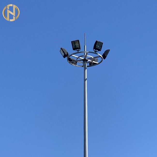 Q345 2.5mm de 30m Zonneverlichting van de Straatlantaarn Hoge Mast met het Beklimmen van Ladder